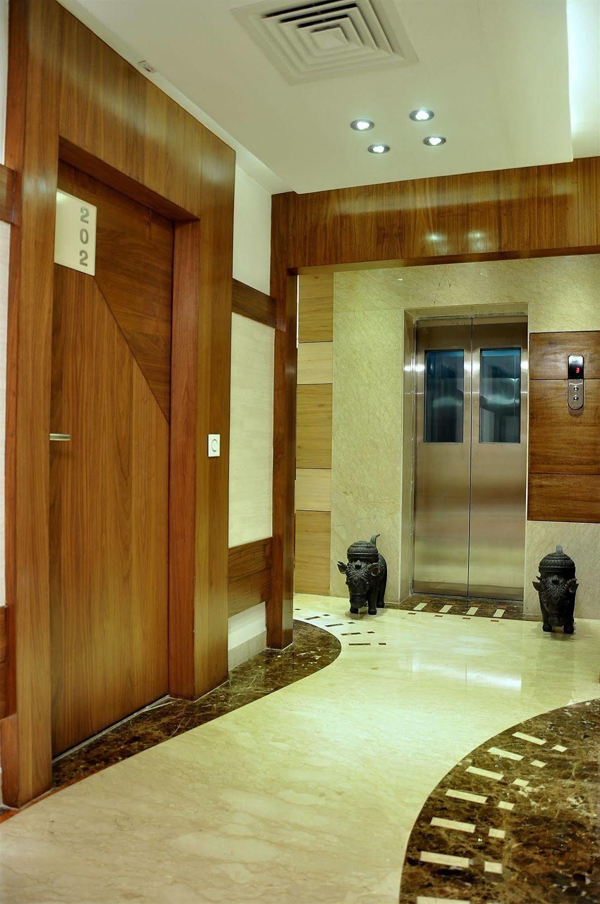 Hotel Niharika Калькутта Экстерьер фото